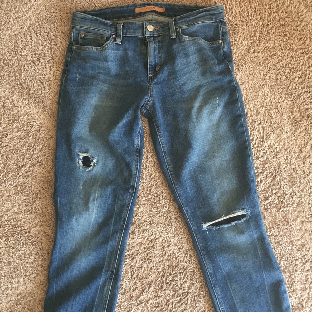 Joe’s Jeans Distressed Jeans like new Size 28